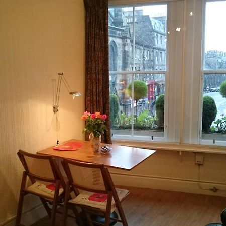 Royal Mile Apartment, 1 Minute From The Castle. Edimburgo Esterno foto