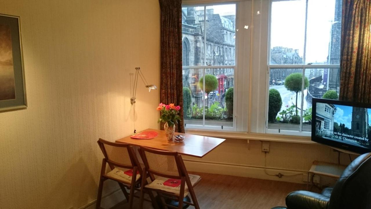 Royal Mile Apartment, 1 Minute From The Castle. Edimburgo Esterno foto