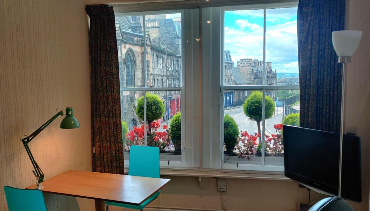 Royal Mile Apartment, 1 Minute From The Castle. Edimburgo Esterno foto
