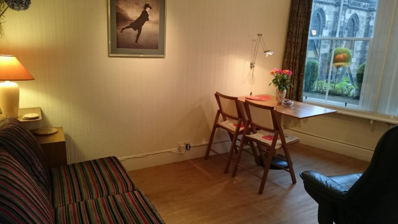 Royal Mile Apartment, 1 Minute From The Castle. Edimburgo Esterno foto